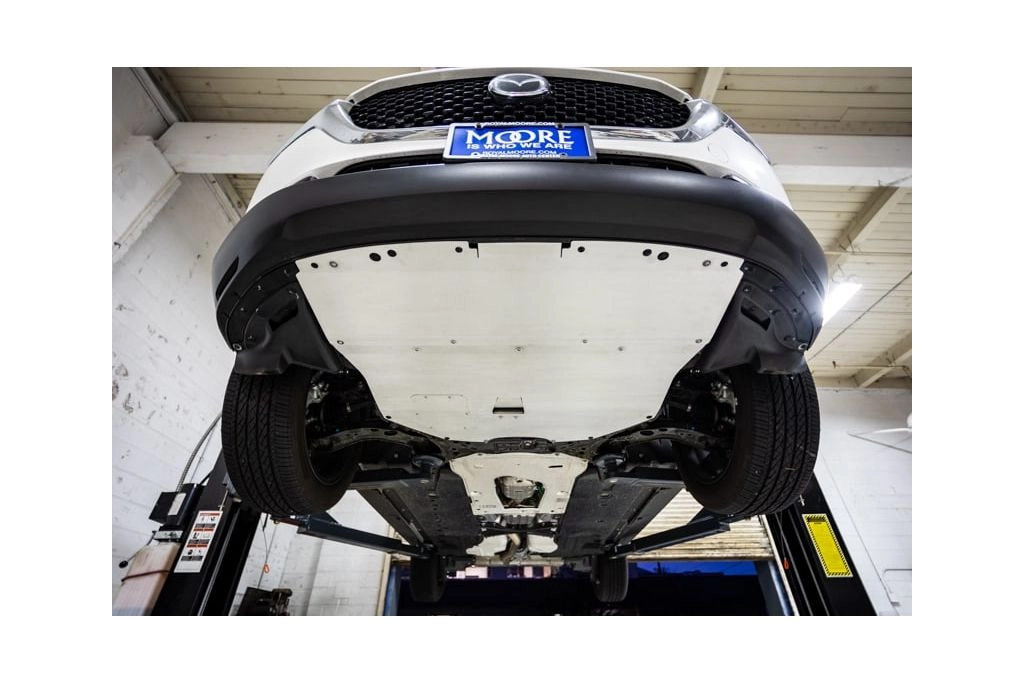 The CS skid plate features a quick access cover for the oil filter and drain so that oil changes are quick and easy.