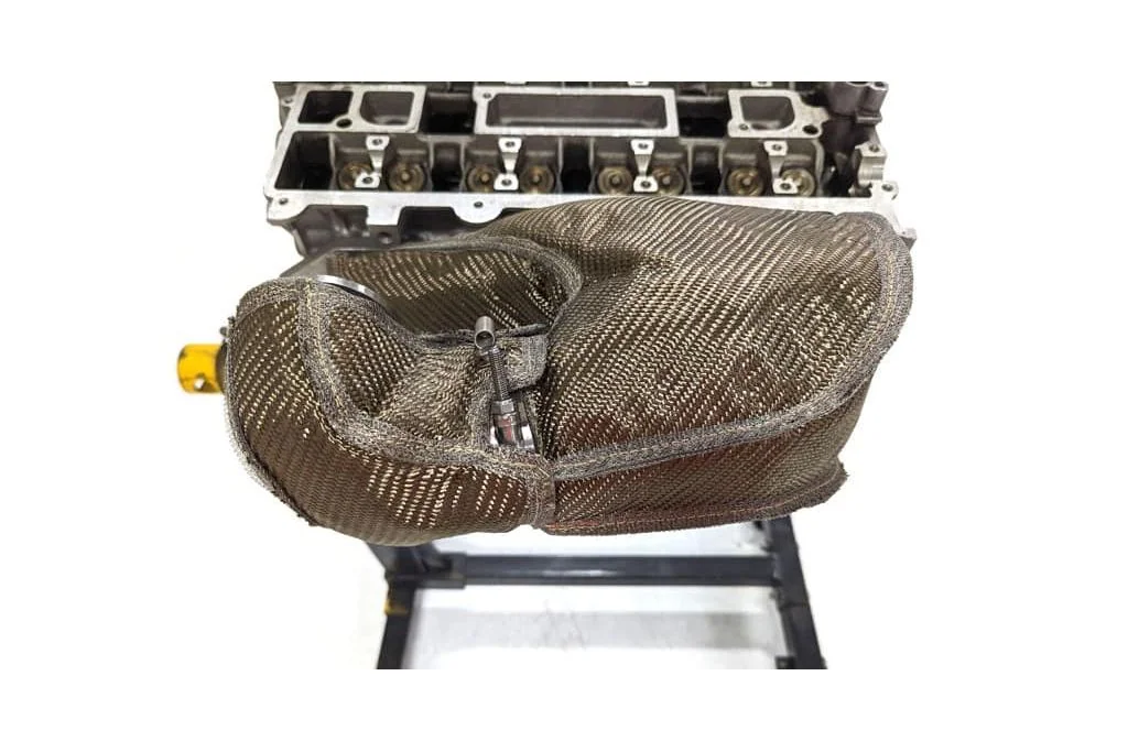 Made from volcanic lava rock and insulating calcium magnesium silicate wool, the CS Exhaust Manifold Blanket is made for the most demanding conditions.