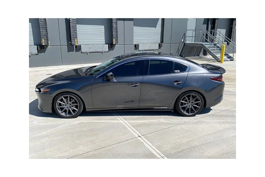 Profile view of Mazda 3 Spiler